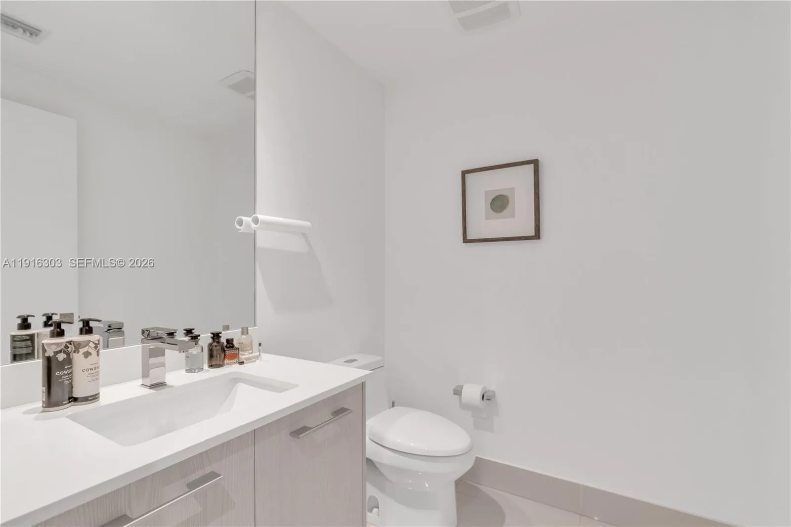 55 SW 9th St # 2610, Miami, FL 33130 photo 10
