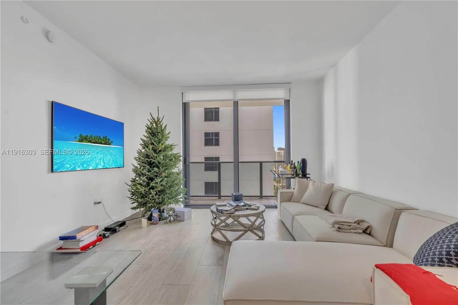 55 SW 9th St # 2610, Miami, FL 33130 photo 3