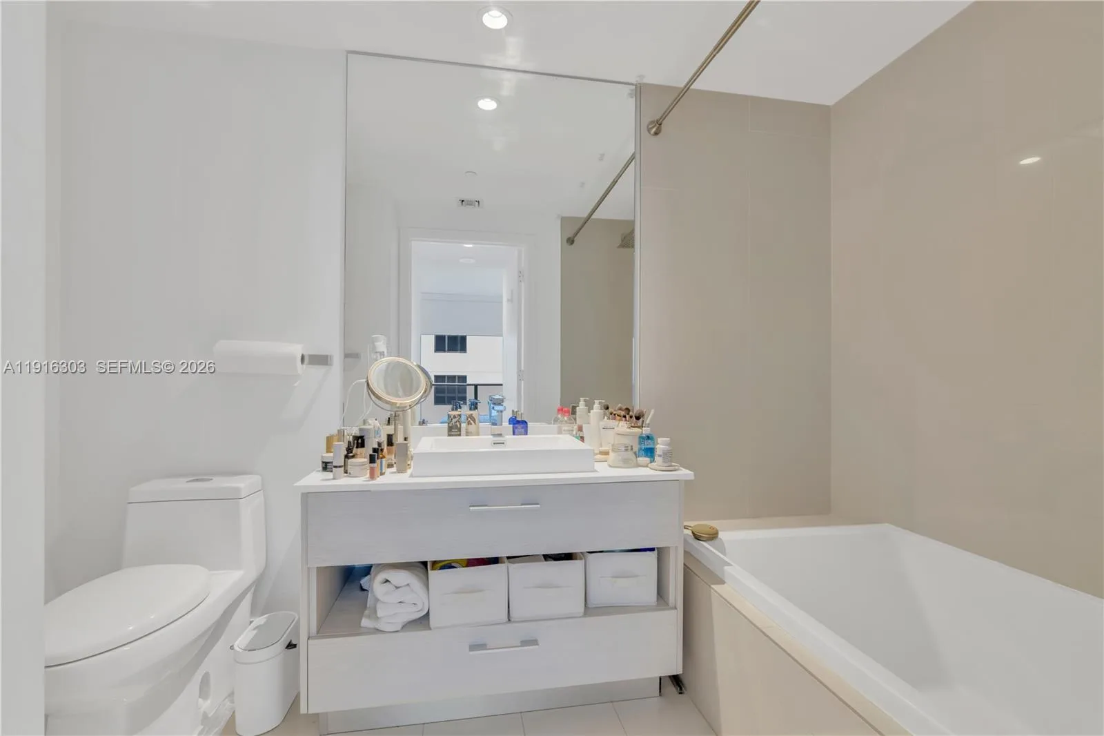 55 SW 9th St # 2610, Miami, FL 33130 photo 9