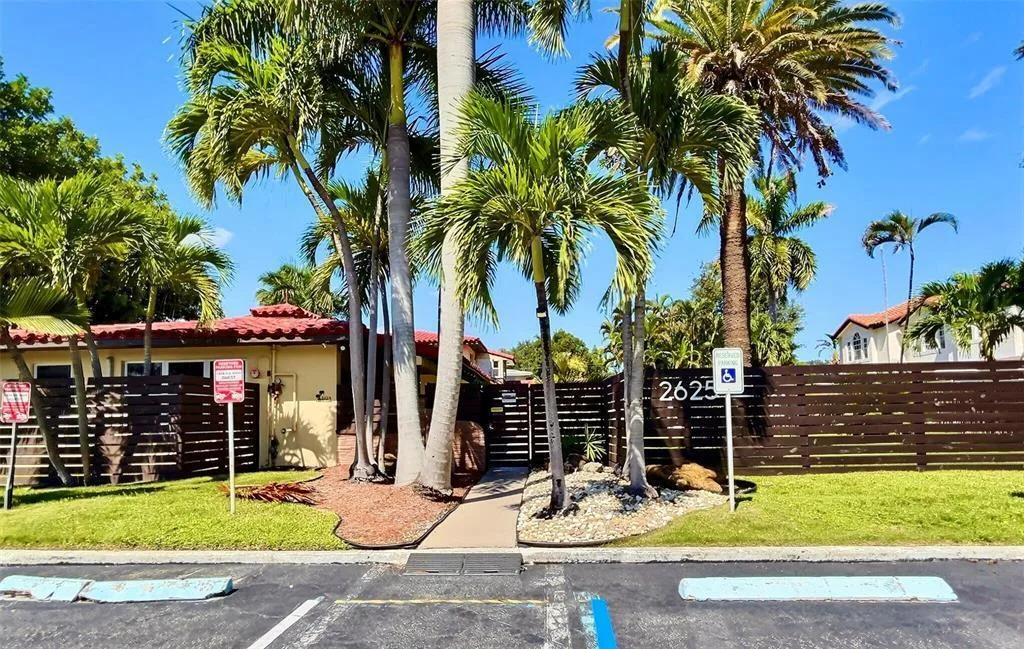 2625 NE 13th Court # 6, Fort Lauderdale, FL 33304 photo 3