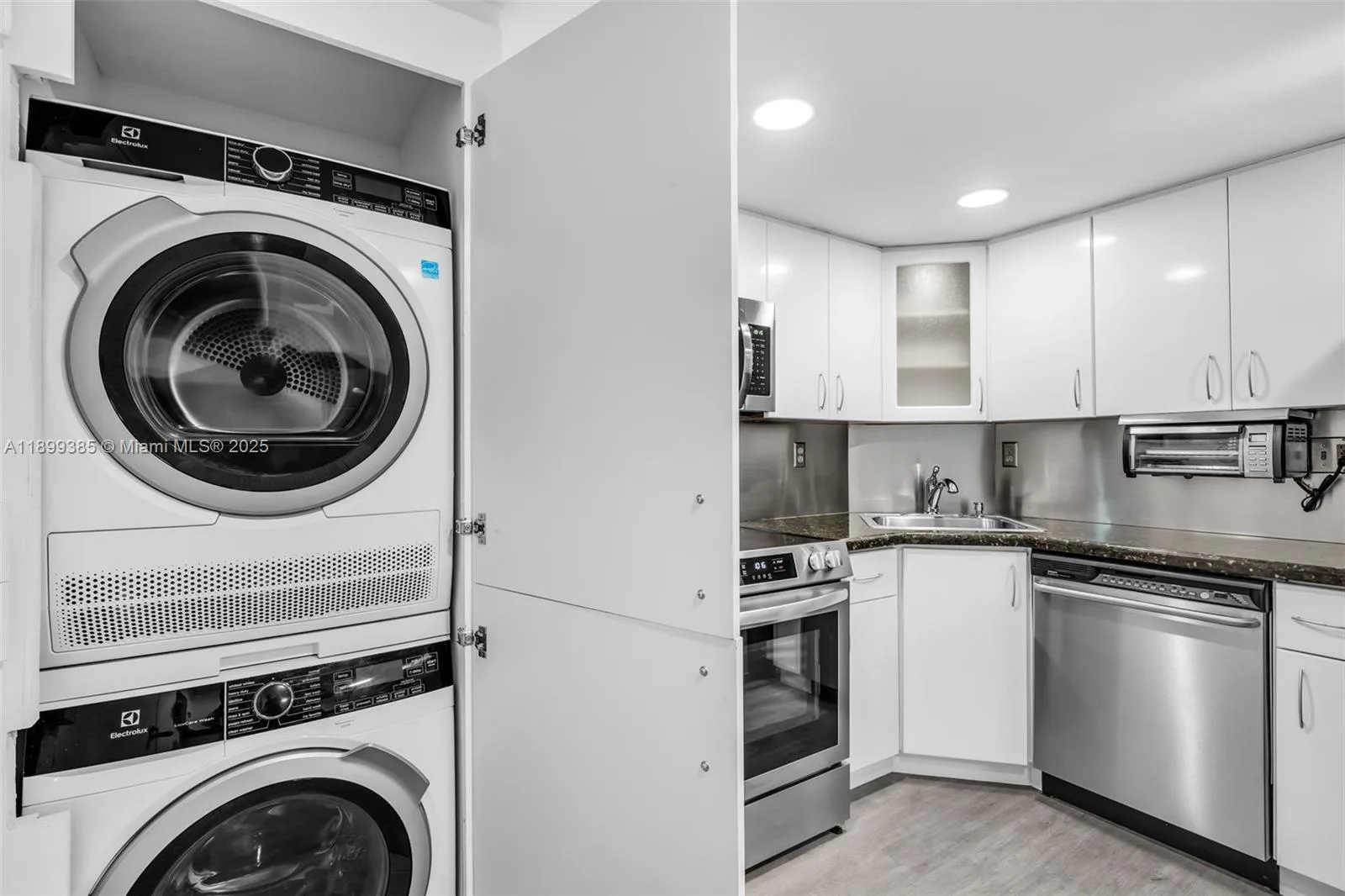 2333 Brickell Ave # PH208, Miami, FL 33129 photo 13