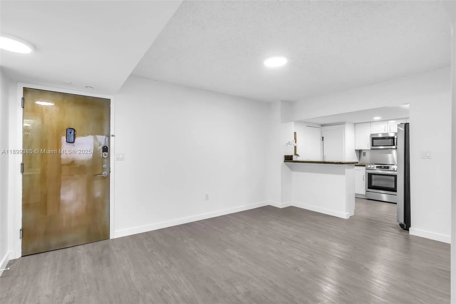 2333 Brickell Ave # PH208, Miami, FL 33129 photo 8