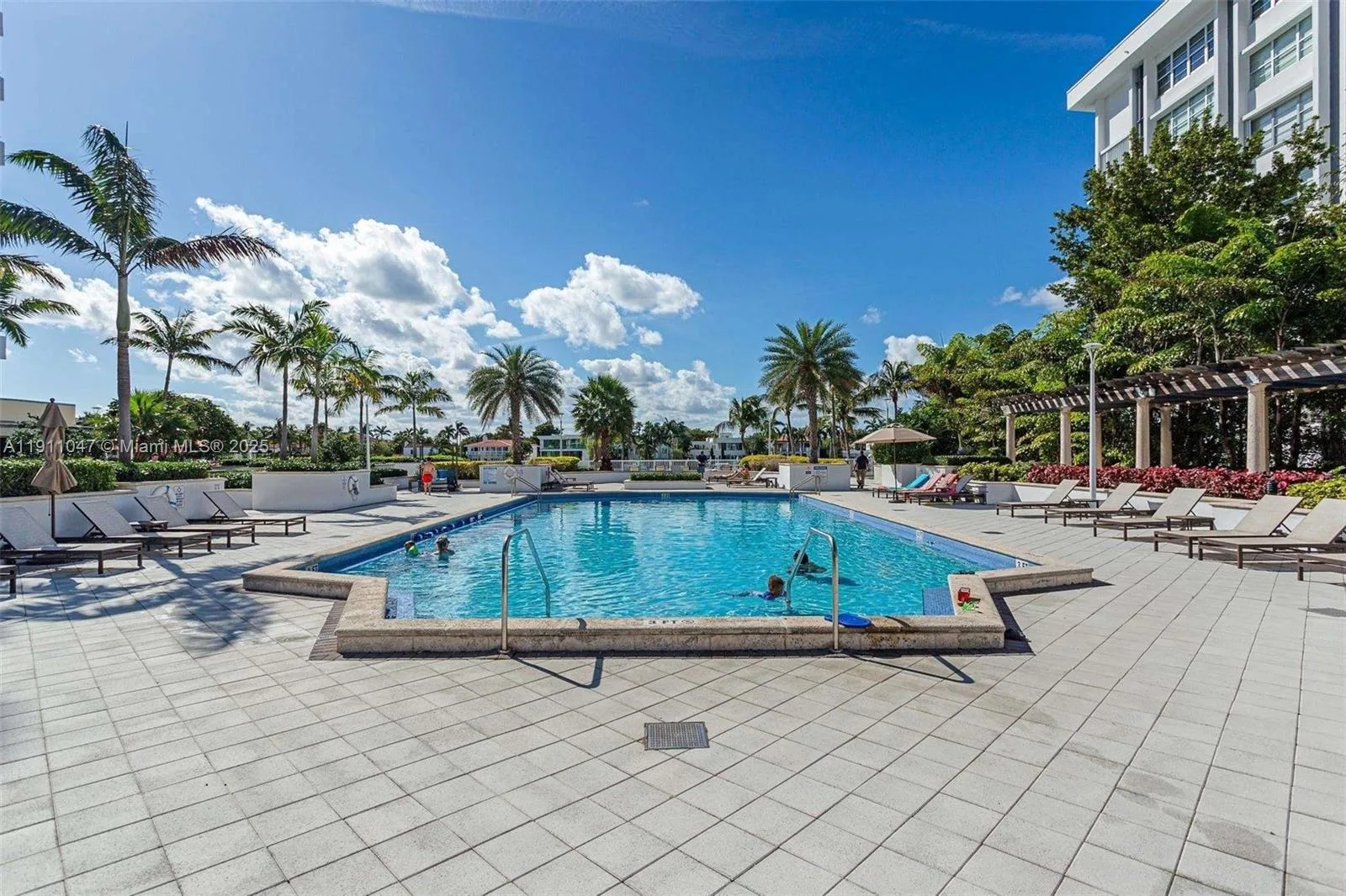 5600 Collins Ave # 8A, Miami Beach, FL 33140 photo 2