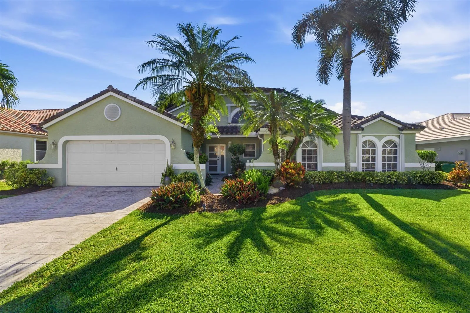 2784 W Orchard Circle, Davie, FL 33328