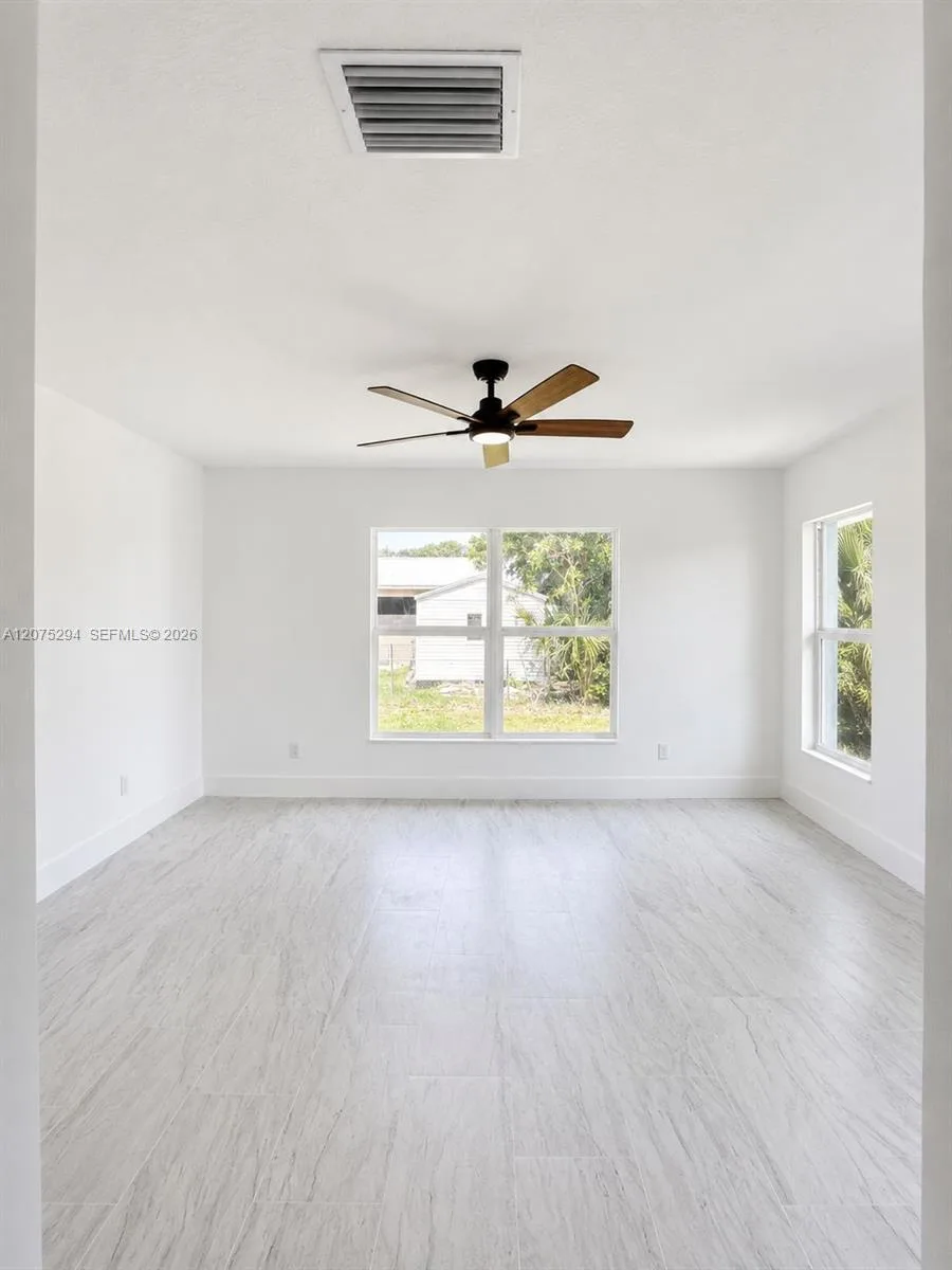 9165 100th Ct, Vero Beach, FL 32967 photo 9