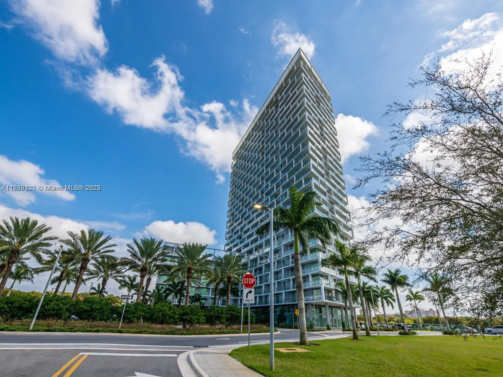 2000 Metropica Way # 2509, Sunrise, FL 33323