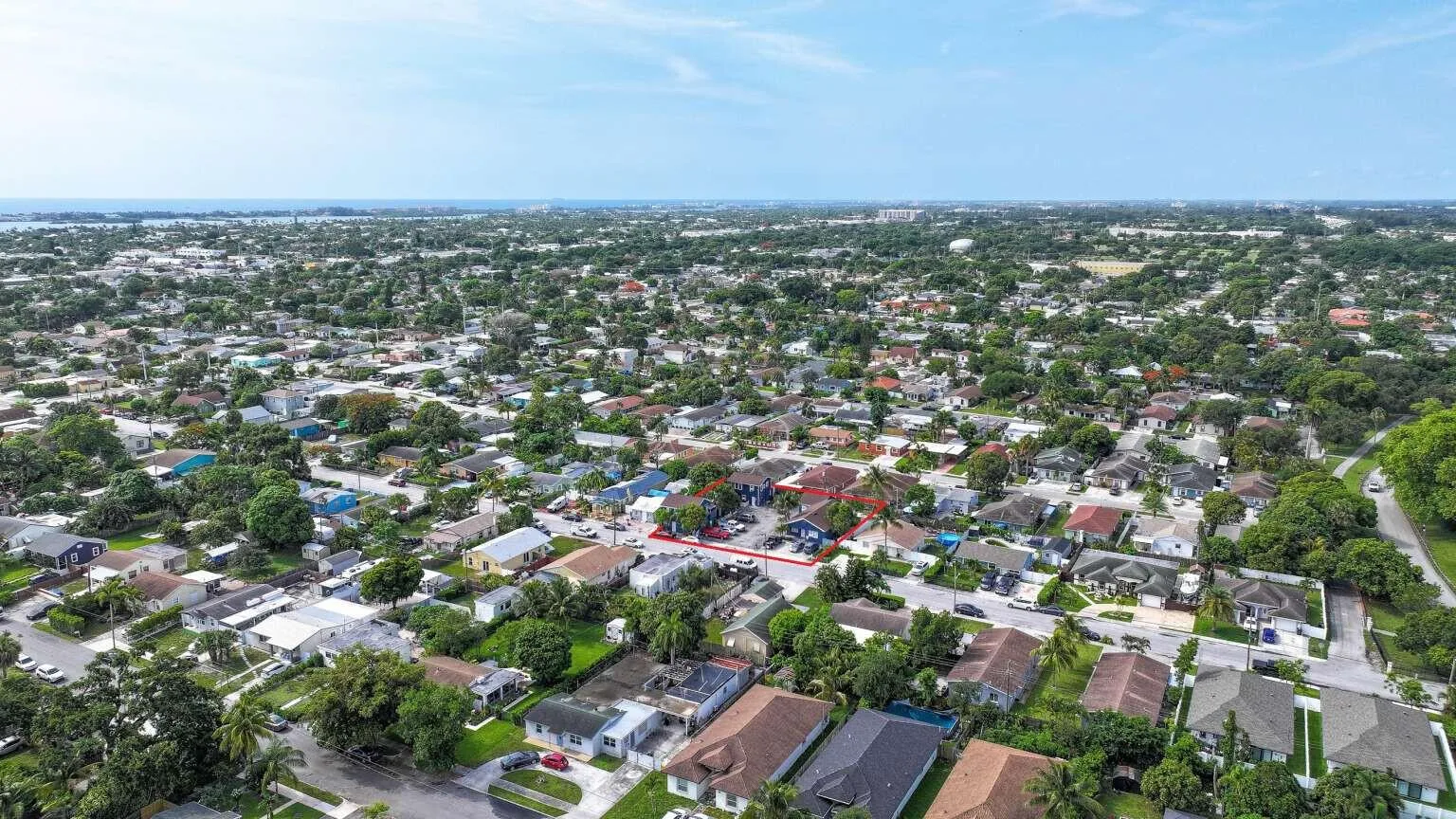 1000 W LAKEWOOD Road, West Palm Beach, FL 33405
