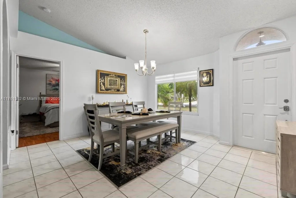 155 Kings Way, Royal Palm Beach, FL 33411 photo 11