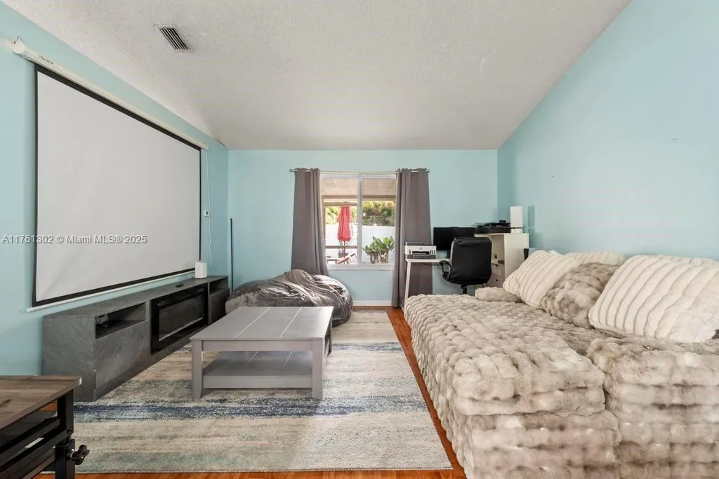 155 Kings Way, Royal Palm Beach, FL 33411 photo 13