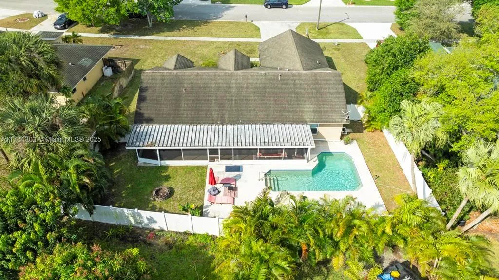 155 Kings Way, Royal Palm Beach, FL 33411 photo 8