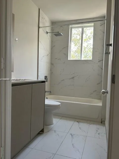 2561 NE 193rd St # 1208, Miami, FL 33180 photo 12