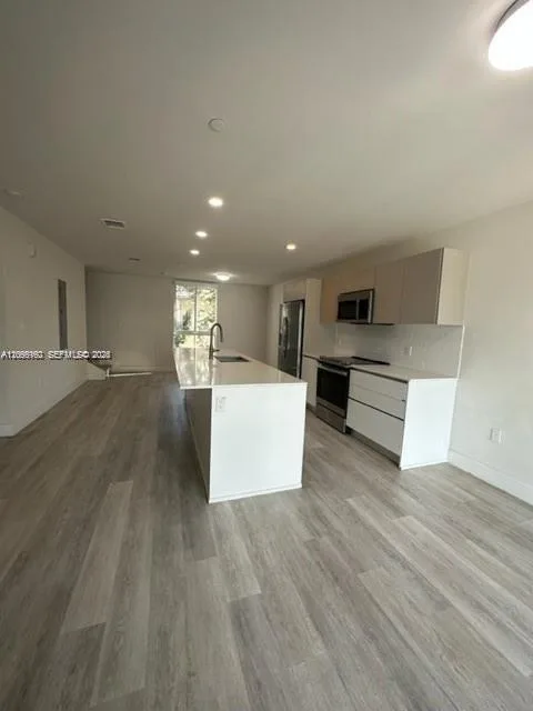 2561 NE 193rd St # 1208, Miami, FL 33180 photo 4