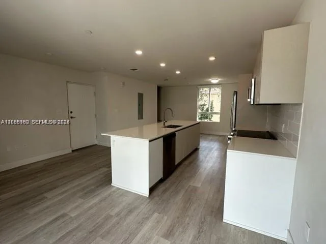 2561 NE 193rd St # 1208, Miami, FL 33180 photo 6