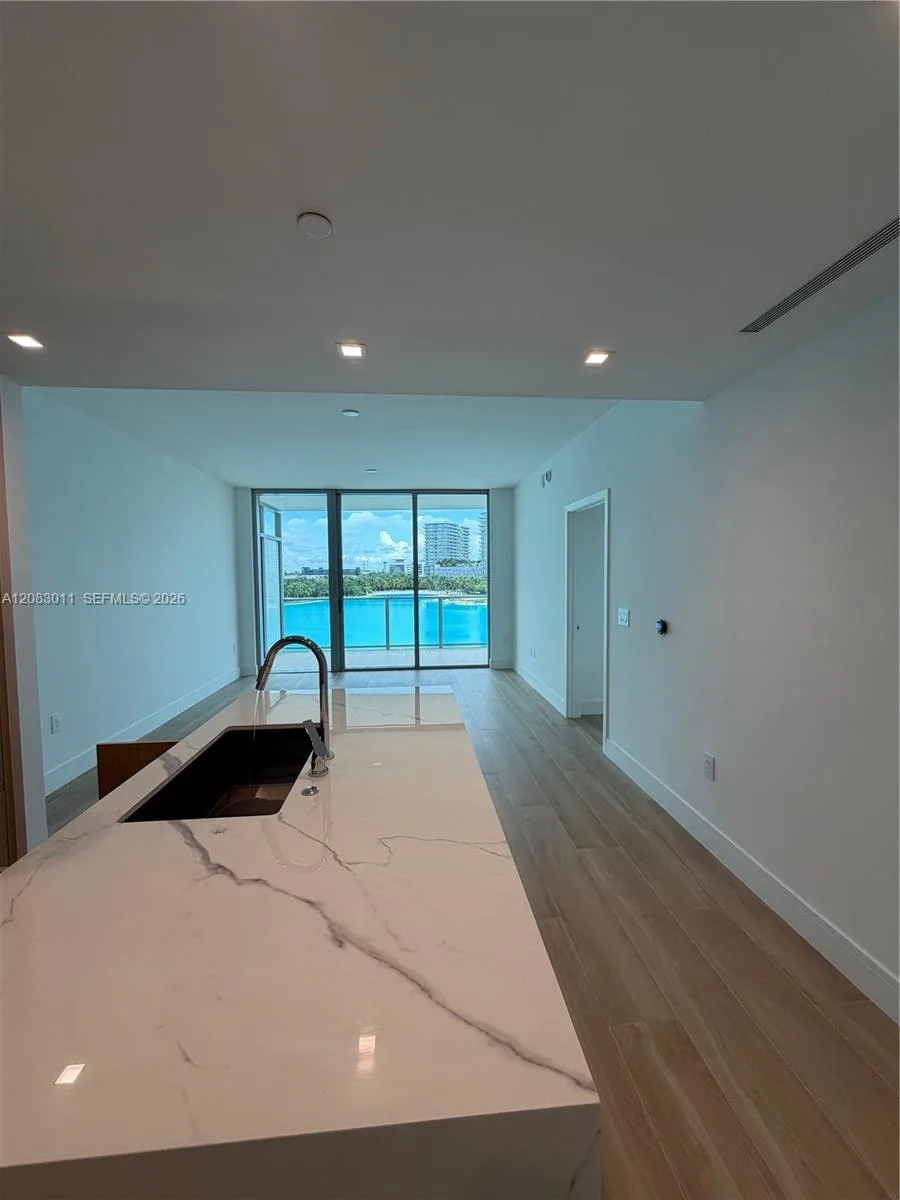 2411 Laguna Cir # 307, North Miami, FL 33181