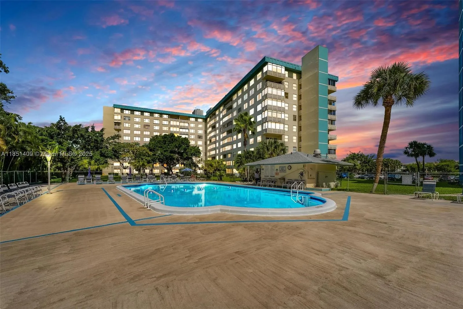 4330 Hillcrest Dr # 516, Hollywood, FL 33021 photo 4