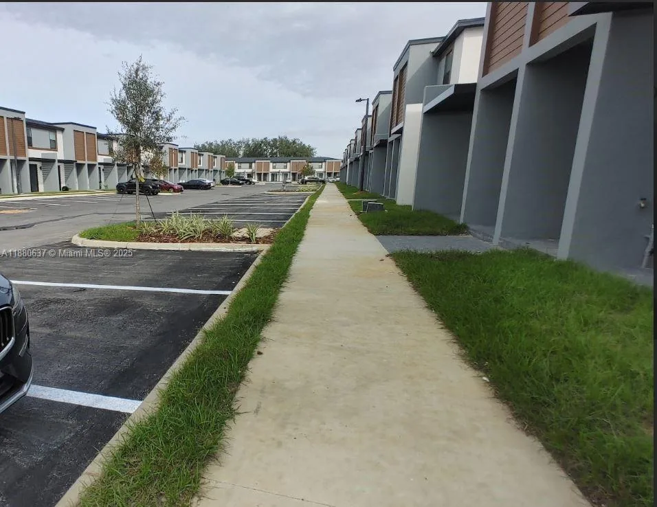 3223 Sustainable Way, Kissimmee, FL 34747 photo 2