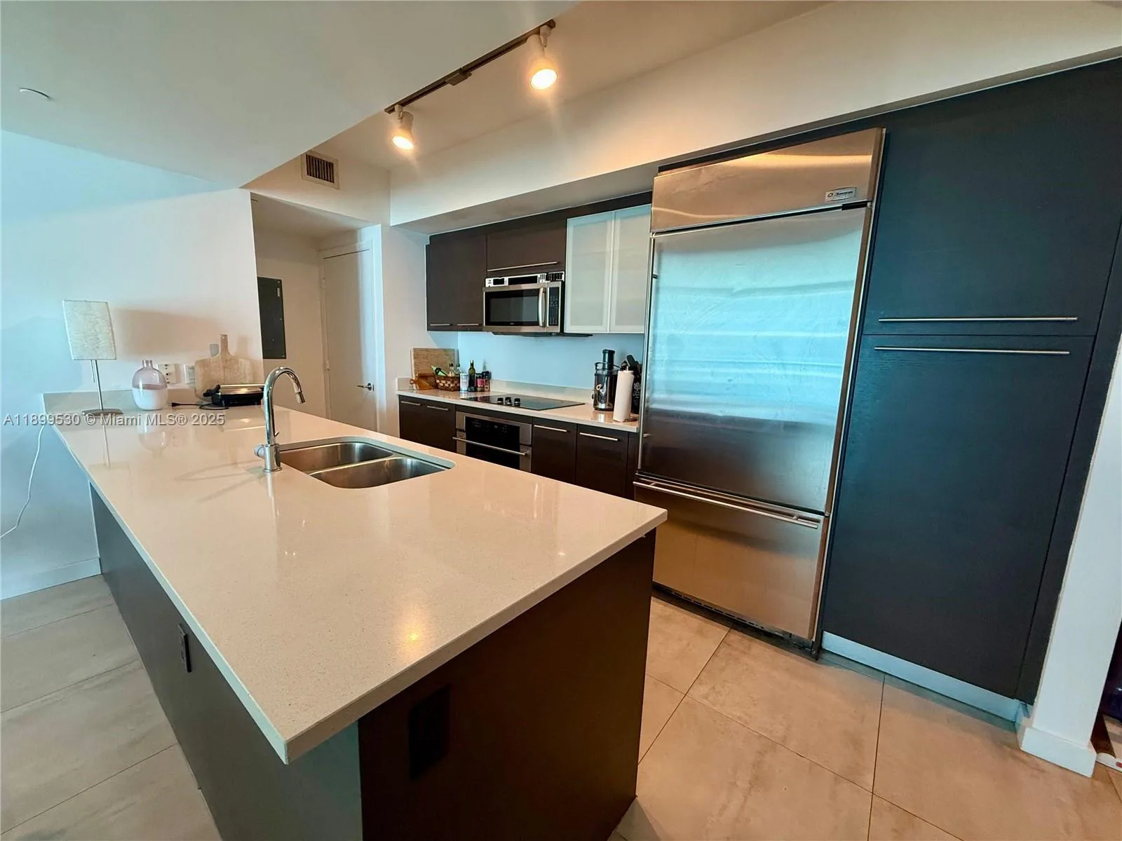 55 SE 6th St # 3003, Miami, FL 33131 photo 3