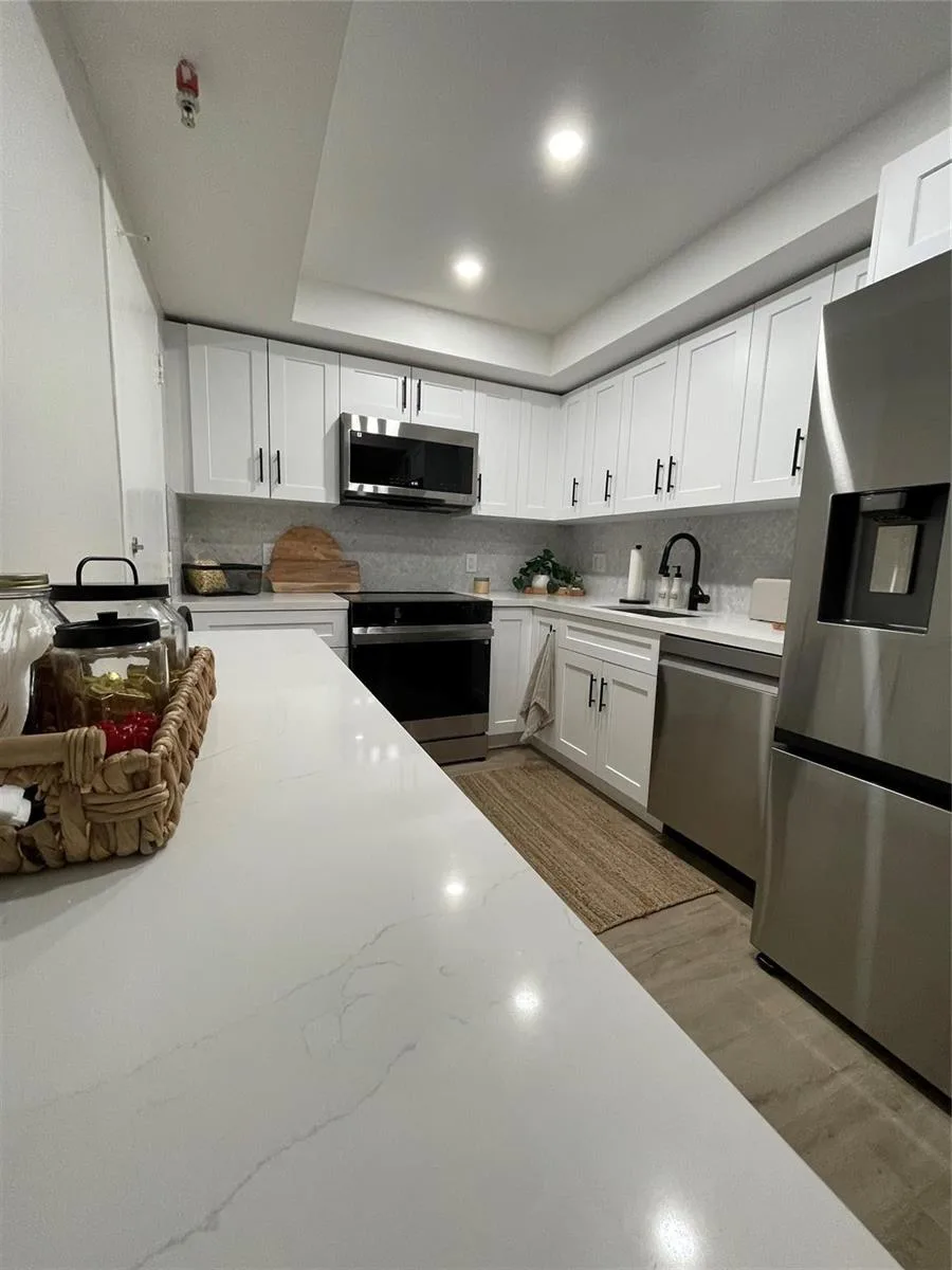400 Kings Point Drive # 1027, Sunny Isles Beach, FL 33160 photo 6