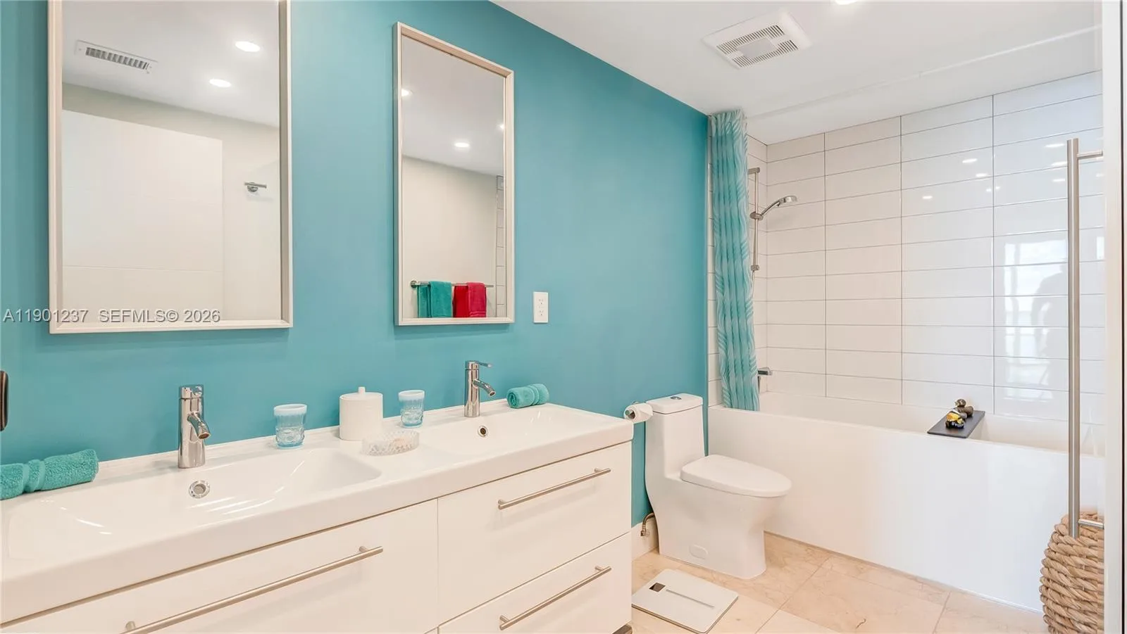 100 Bayview Dr # 1807, Sunny Isles Beach, FL 33160 photo 13