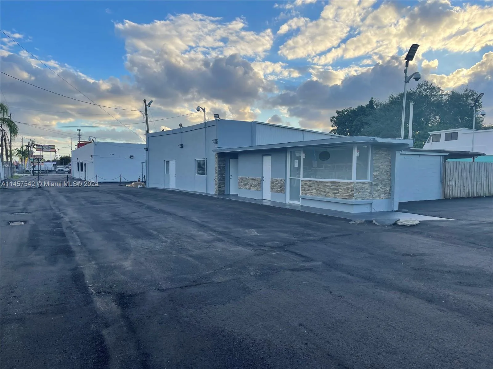 9800 NW 27th Ave, Miami, FL 33147 photo 3