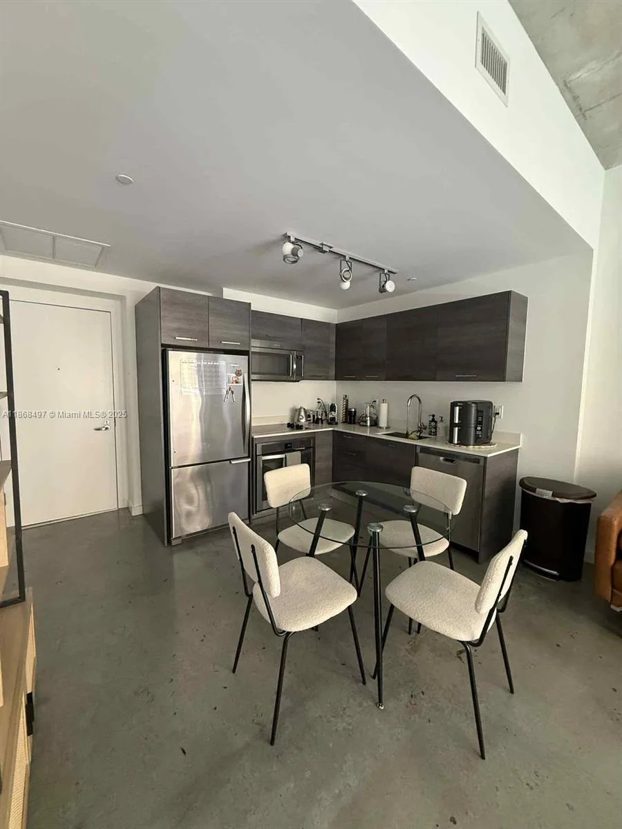 151 SE 1st St # 503, Miami, FL 33131 photo 3