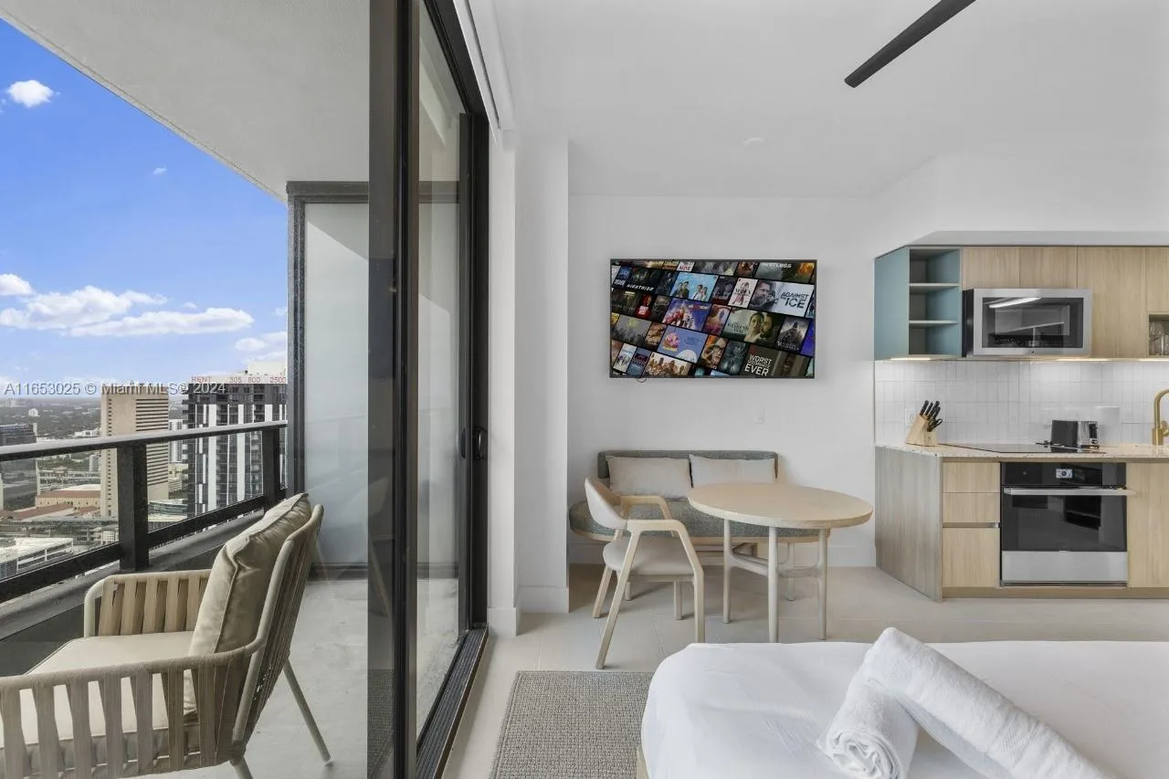 601 NE 1 # 4410, Miami, FL 33132 photo 3