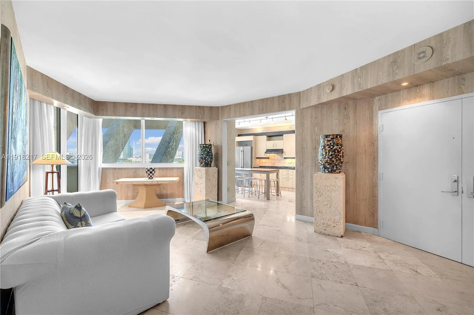 300 S Pointe Dr # 906, Miami Beach, FL 33139