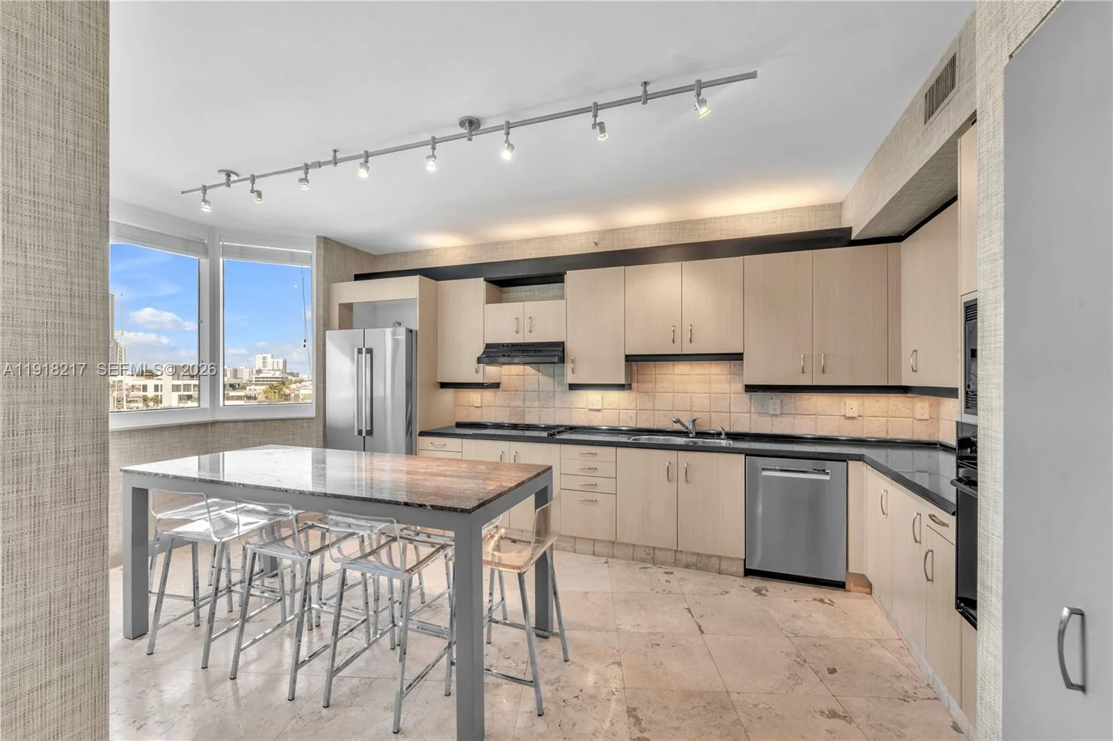 300 S Pointe Dr # 906, Miami Beach, FL 33139 photo 7