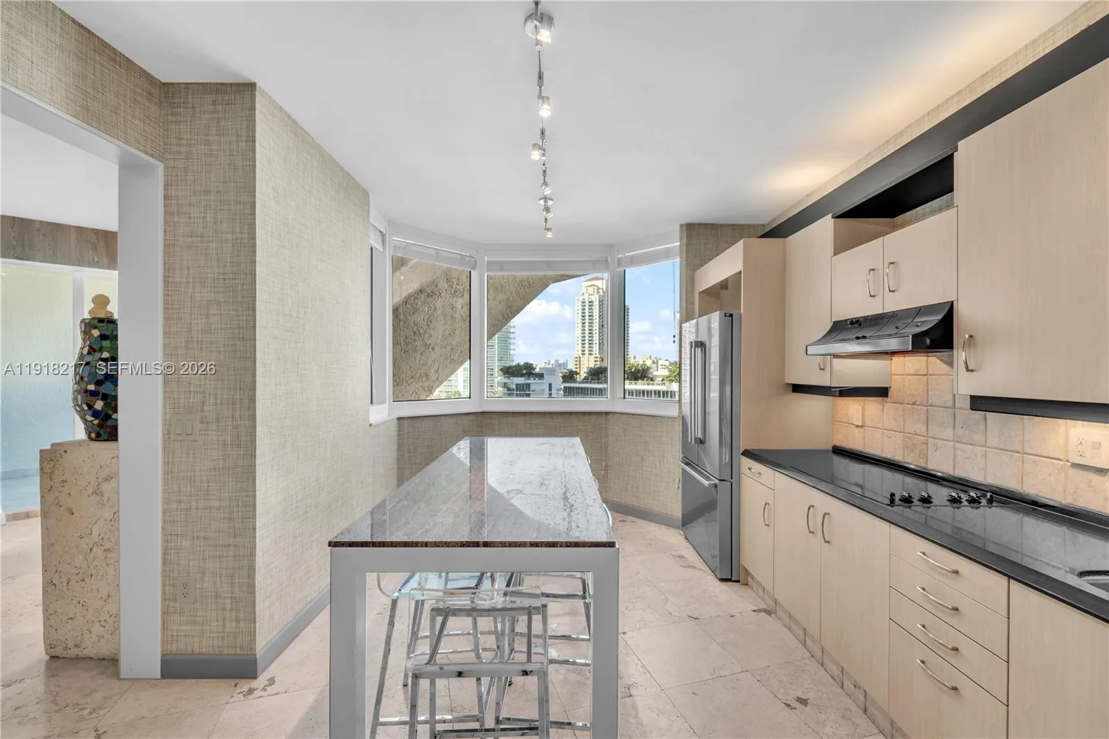 300 S Pointe Dr # 906, Miami Beach, FL 33139 photo 8