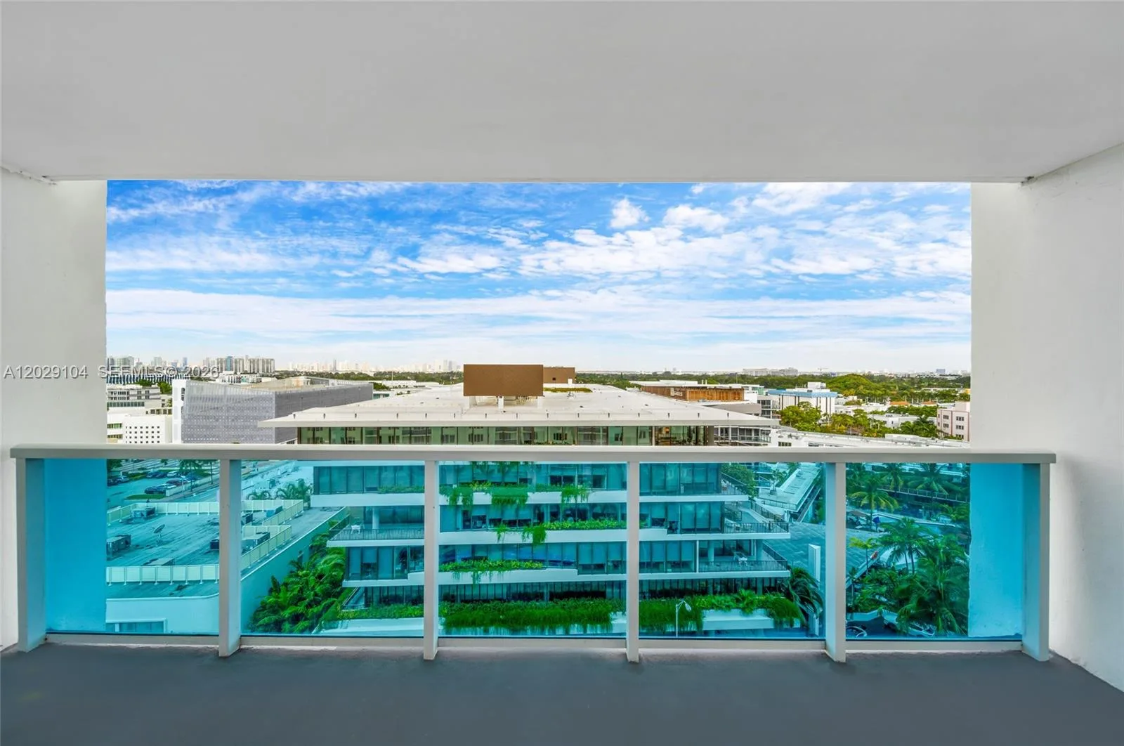 2301 Collins Ave # 1030, Miami Beach, FL 33139 — zdjęcie 2