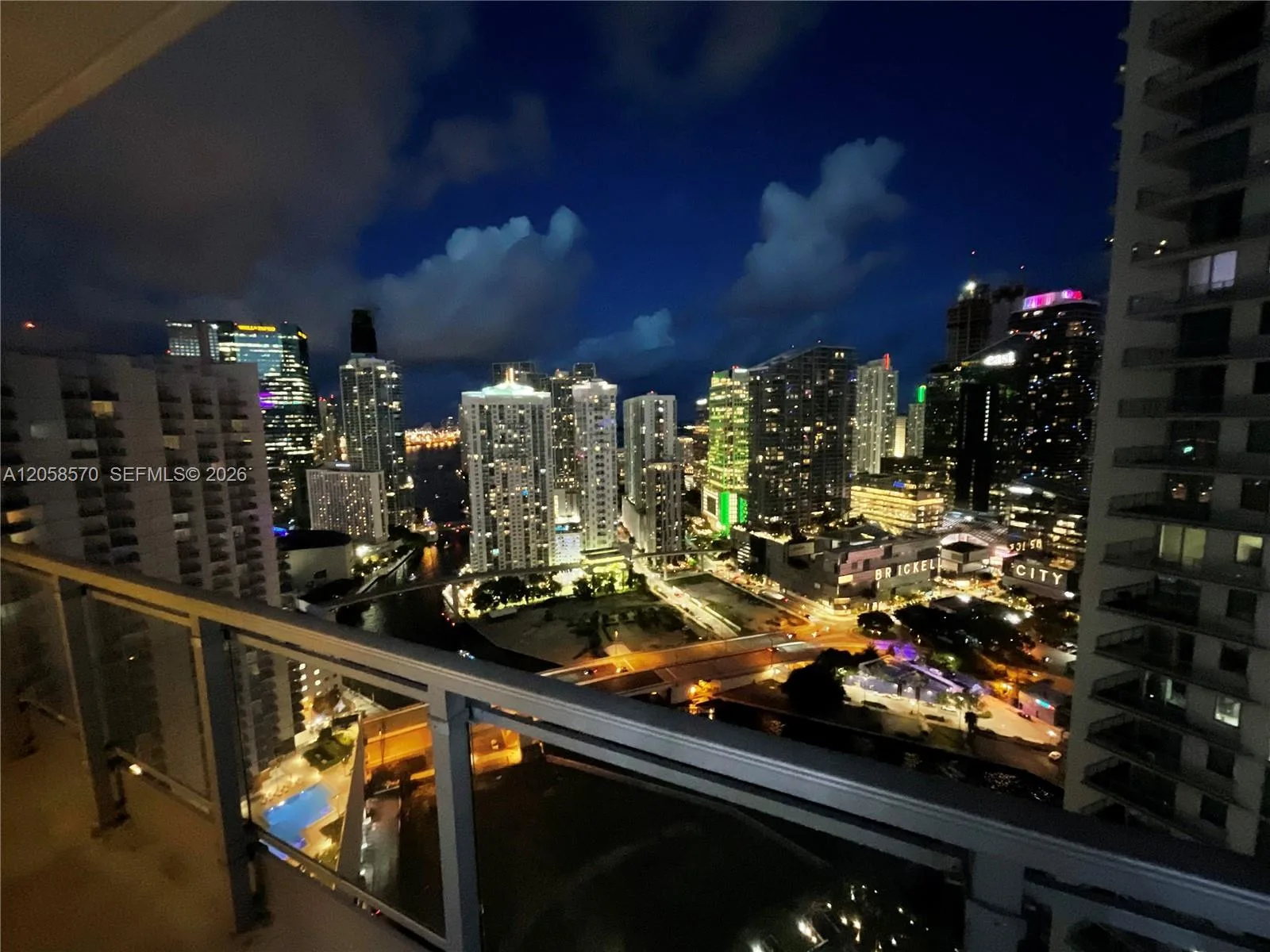 90 SW 3rd St # 3910, Miami, FL 33130 photo 3
