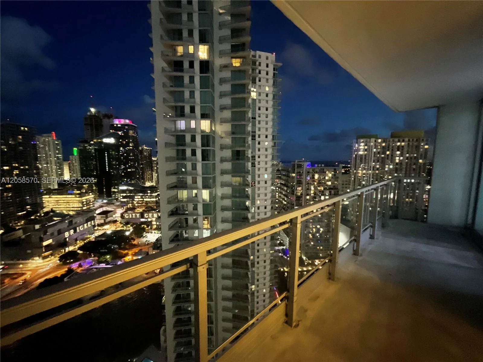90 SW 3rd St # 3910, Miami, FL 33130 photo 4