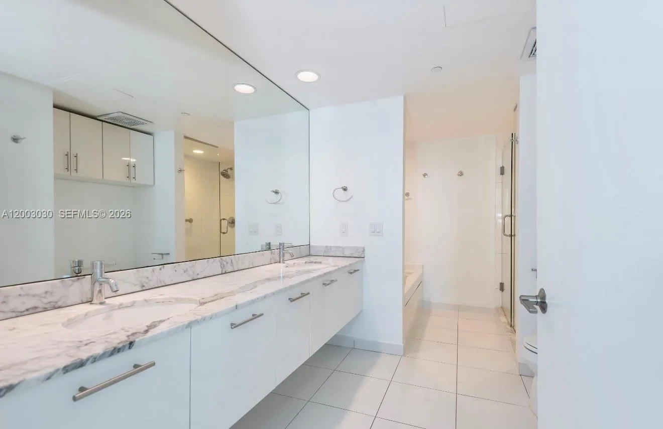 55 SE 6th St # 3403, Miami, FL 33131 photo 11