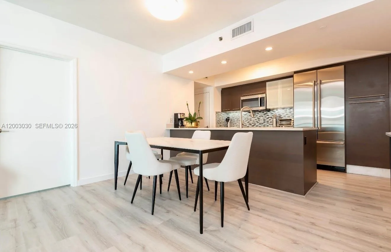 55 SE 6th St # 3403, Miami, FL 33131 photo 2