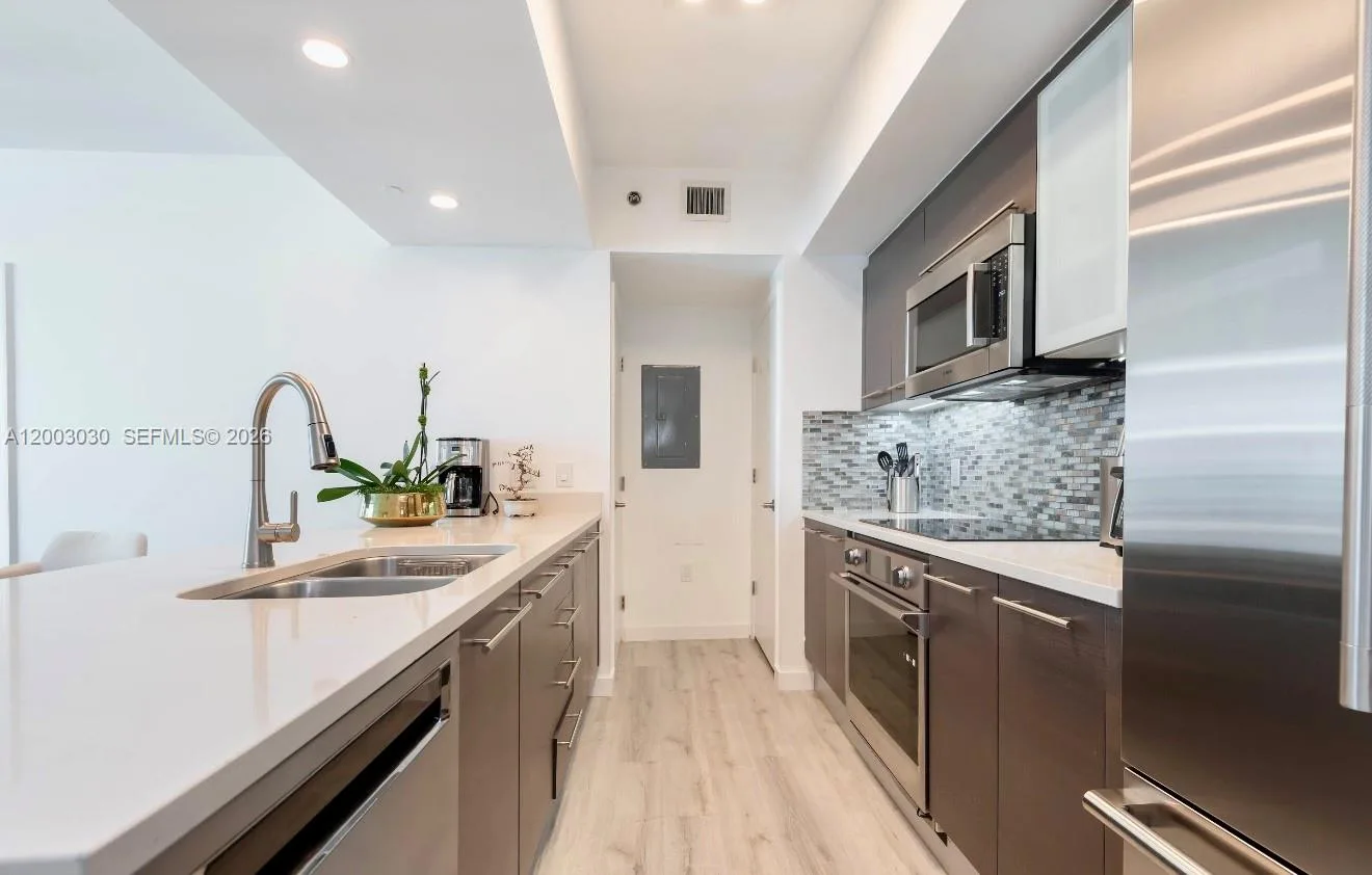 55 SE 6th St # 3403, Miami, FL 33131 photo 5