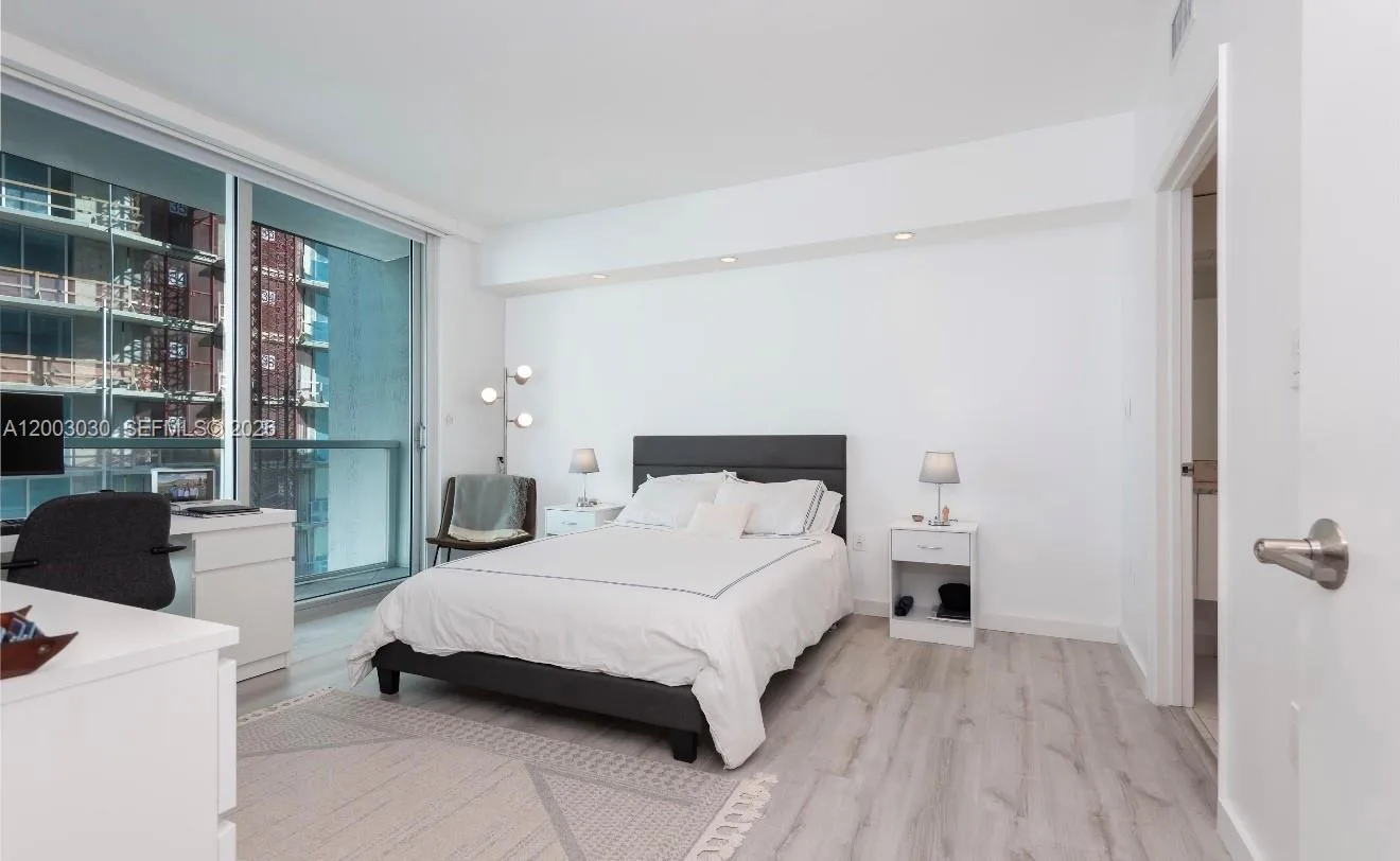55 SE 6th St # 3403, Miami, FL 33131 photo 7