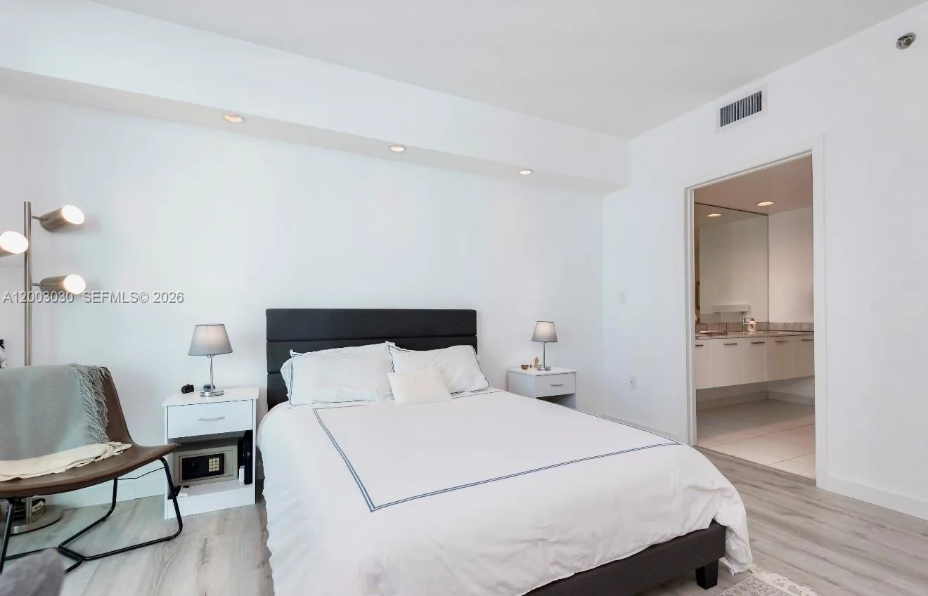55 SE 6th St # 3403, Miami, FL 33131 photo 9