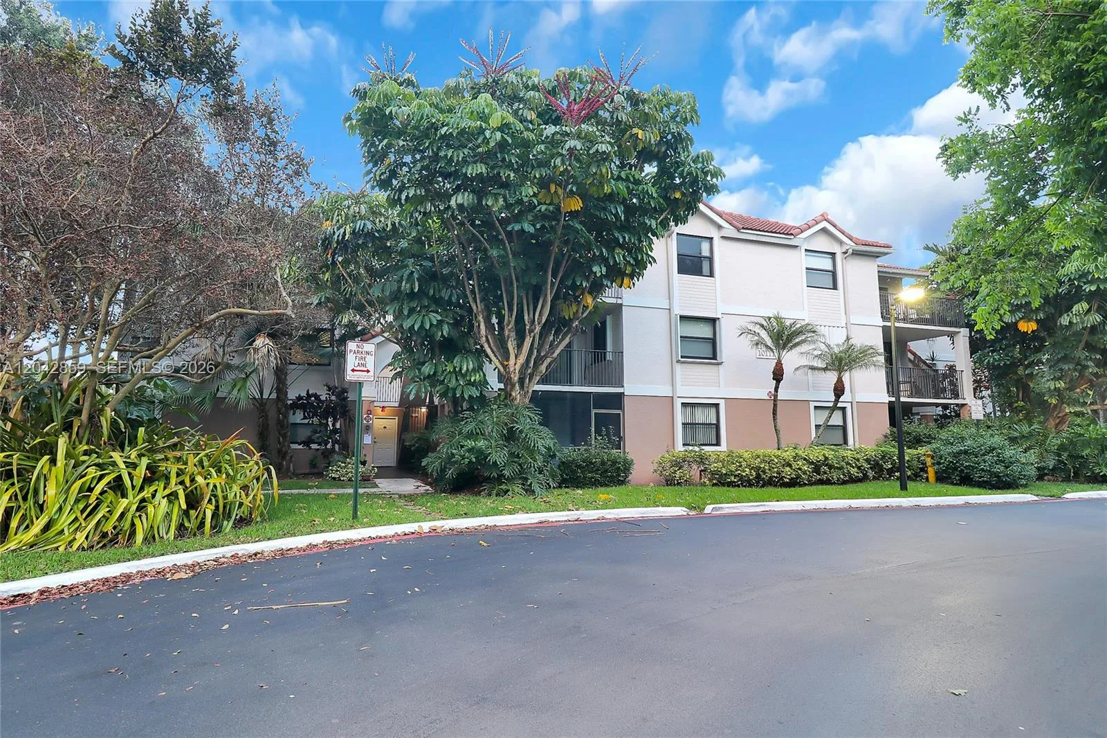 10111 W Sunrise Blvd # 303, Plantation, FL 33322 photo 2