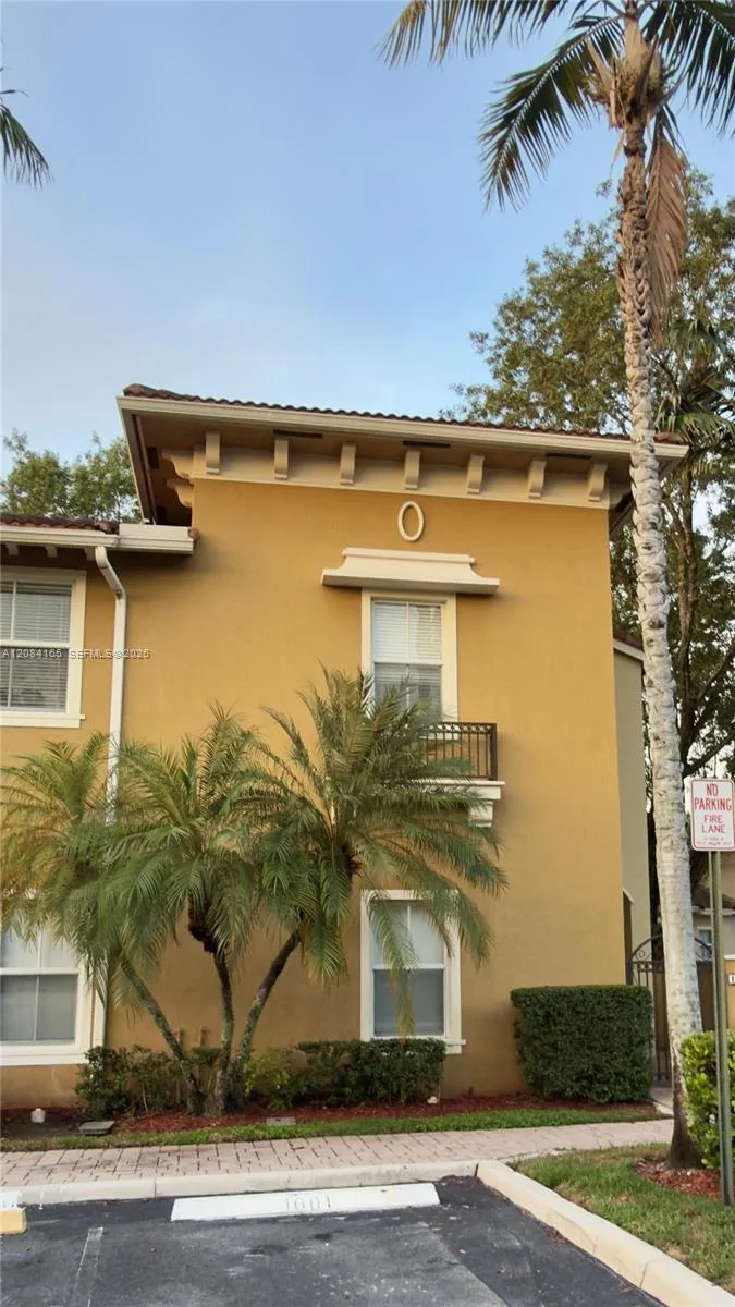 2851 W Prospect Rd # 1001, Tamarac, FL 33309
