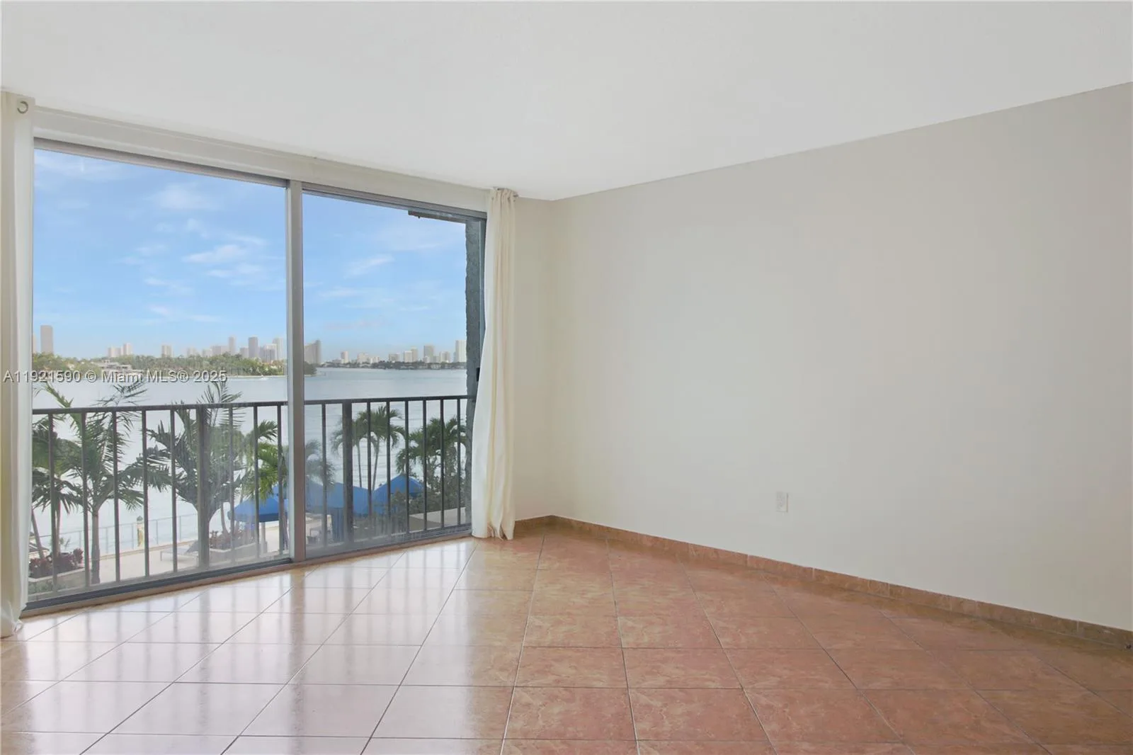 800 West Ave # 415, Miami Beach, FL 33139 photo 3