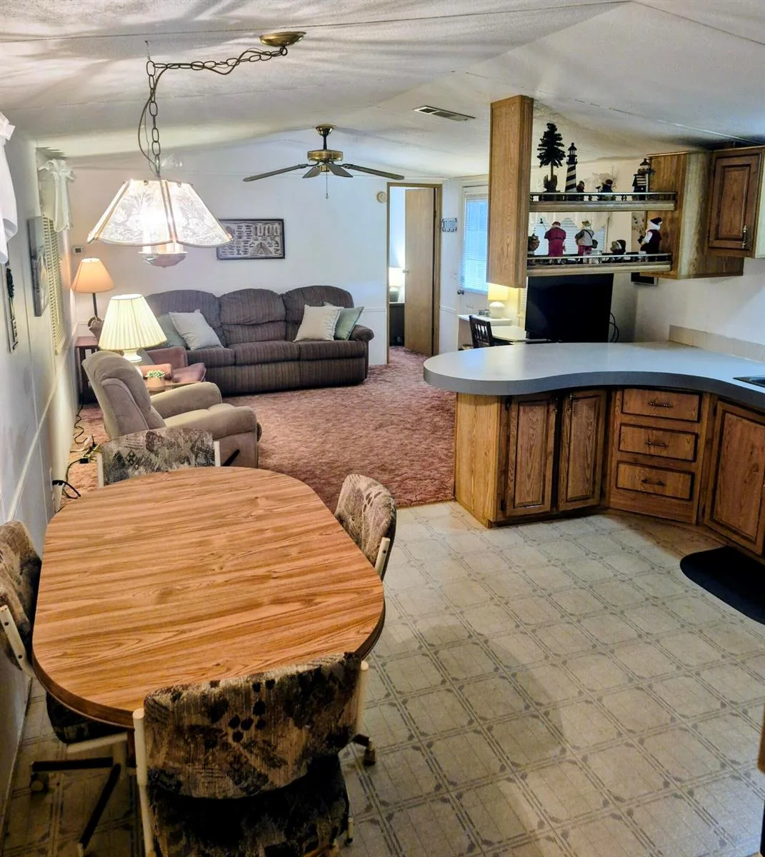 1066 Peach Lane, Okeechobee, FL 34974