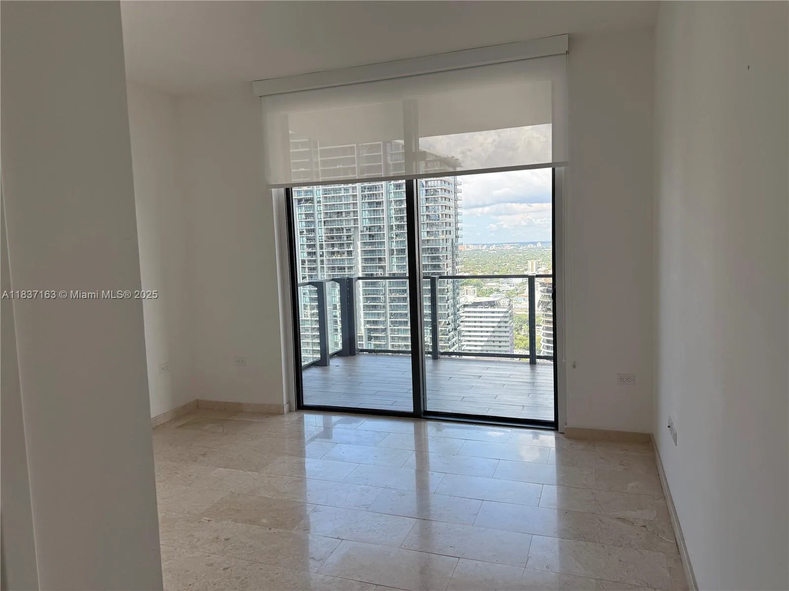 68 SE 6th St # 3204, Miami, FL 33131 photo 11