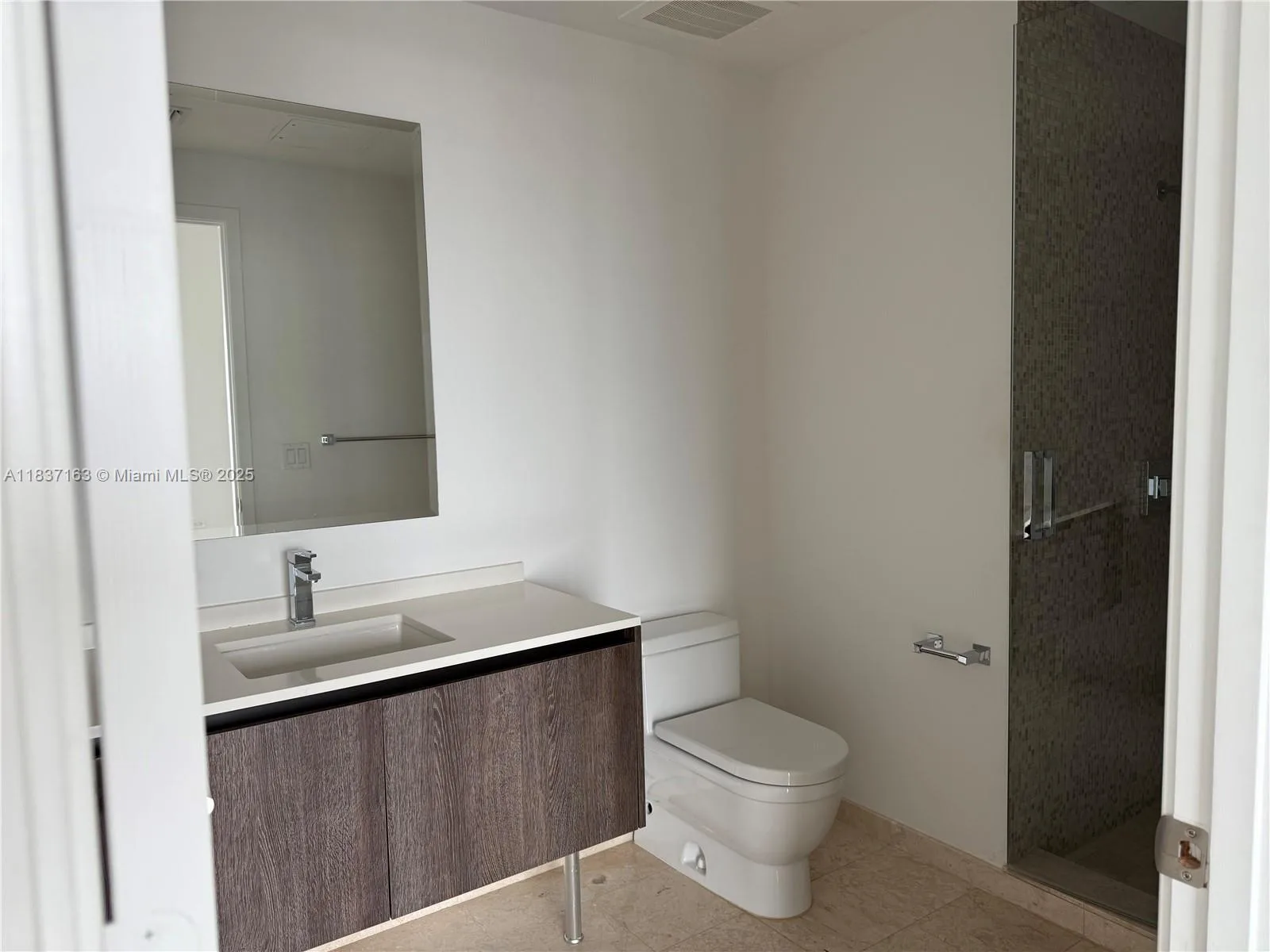 68 SE 6th St # 3204, Miami, FL 33131 photo 12