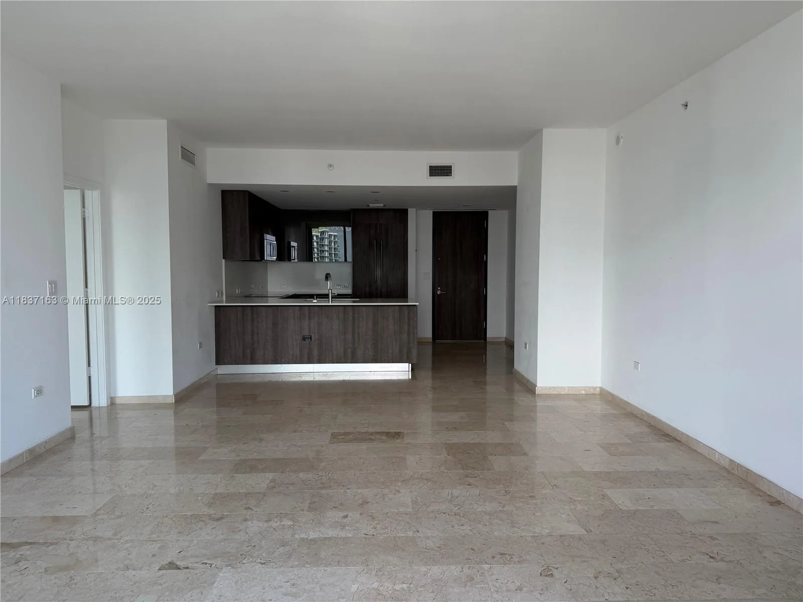 68 SE 6th St # 3204, Miami, FL 33131 photo 2
