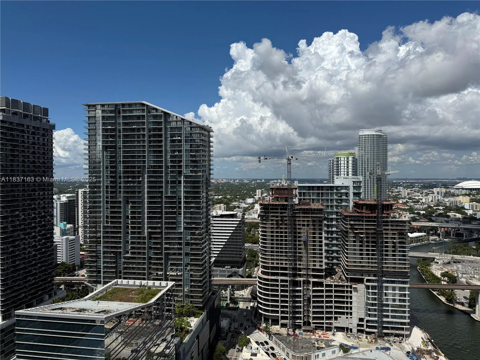 68 SE 6th St # 3204, Miami, FL 33131 photo 6