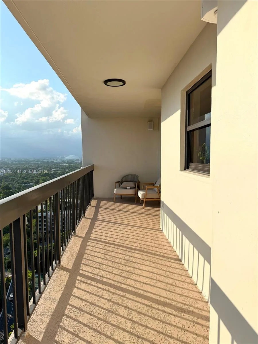 2333 Brickell Ave # 2512, Miami, FL 33129 photo 4