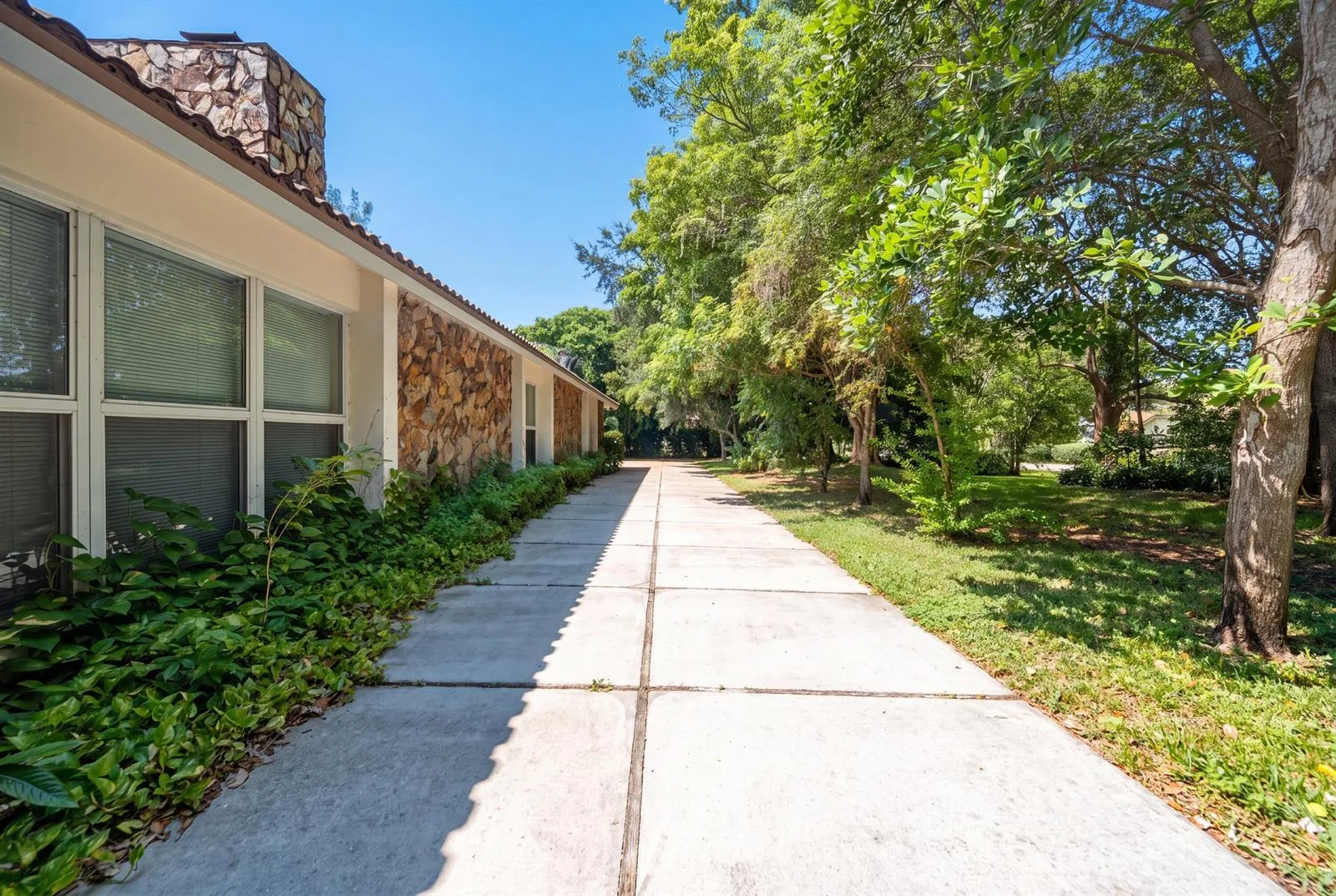 4020 NW 101ST Drive, Coral Springs, FL 33065 photo 5