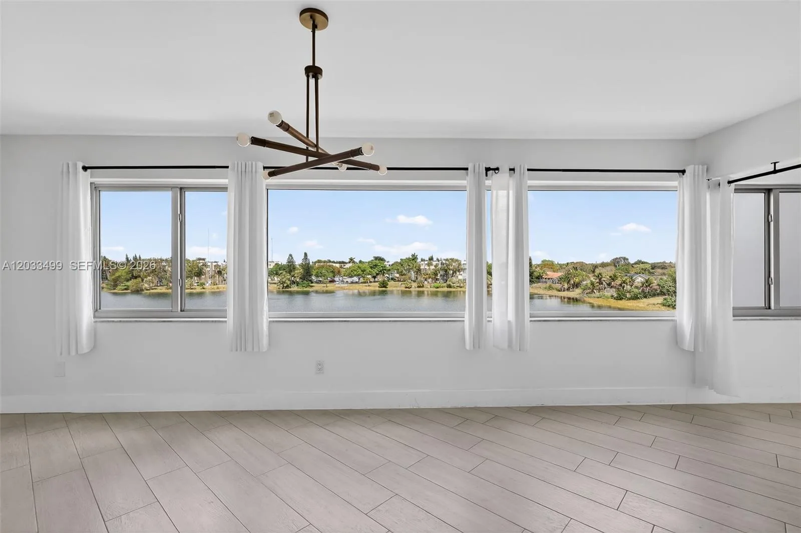 877 NE 195th St # 422, Miami, FL 33179 photo 4