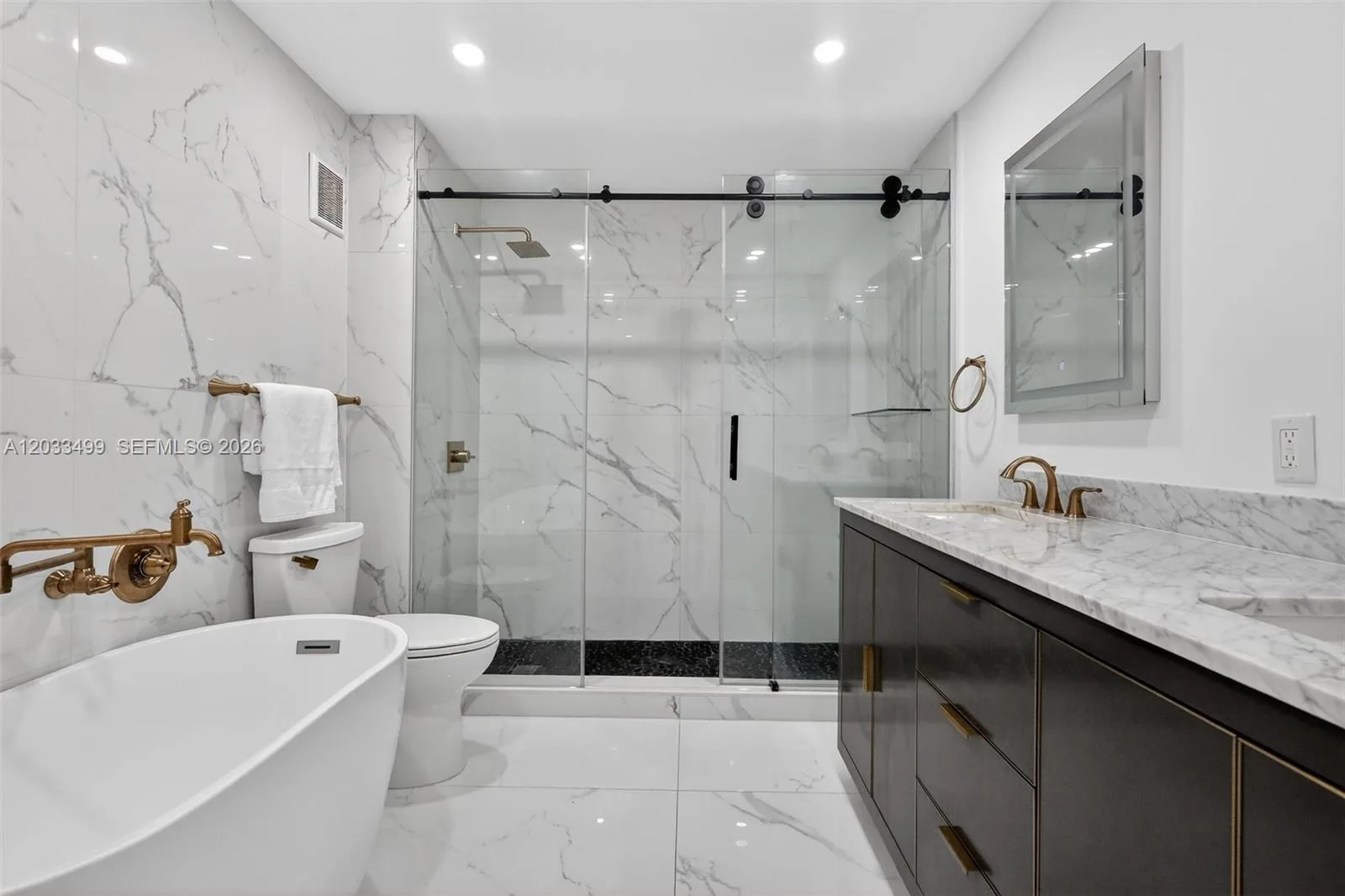 877 NE 195th St # 422, Miami, FL 33179 photo 9