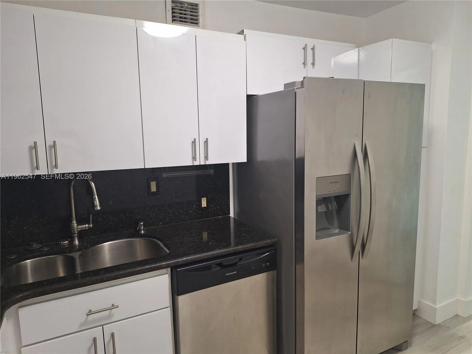 100 Bayview Dr # 2028, Sunny Isles Beach, FL 33160 photo 11